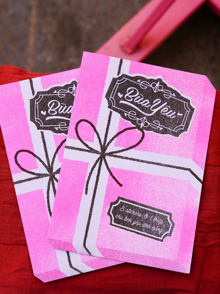 Sticker Bùa Yêu Lộn Xộn