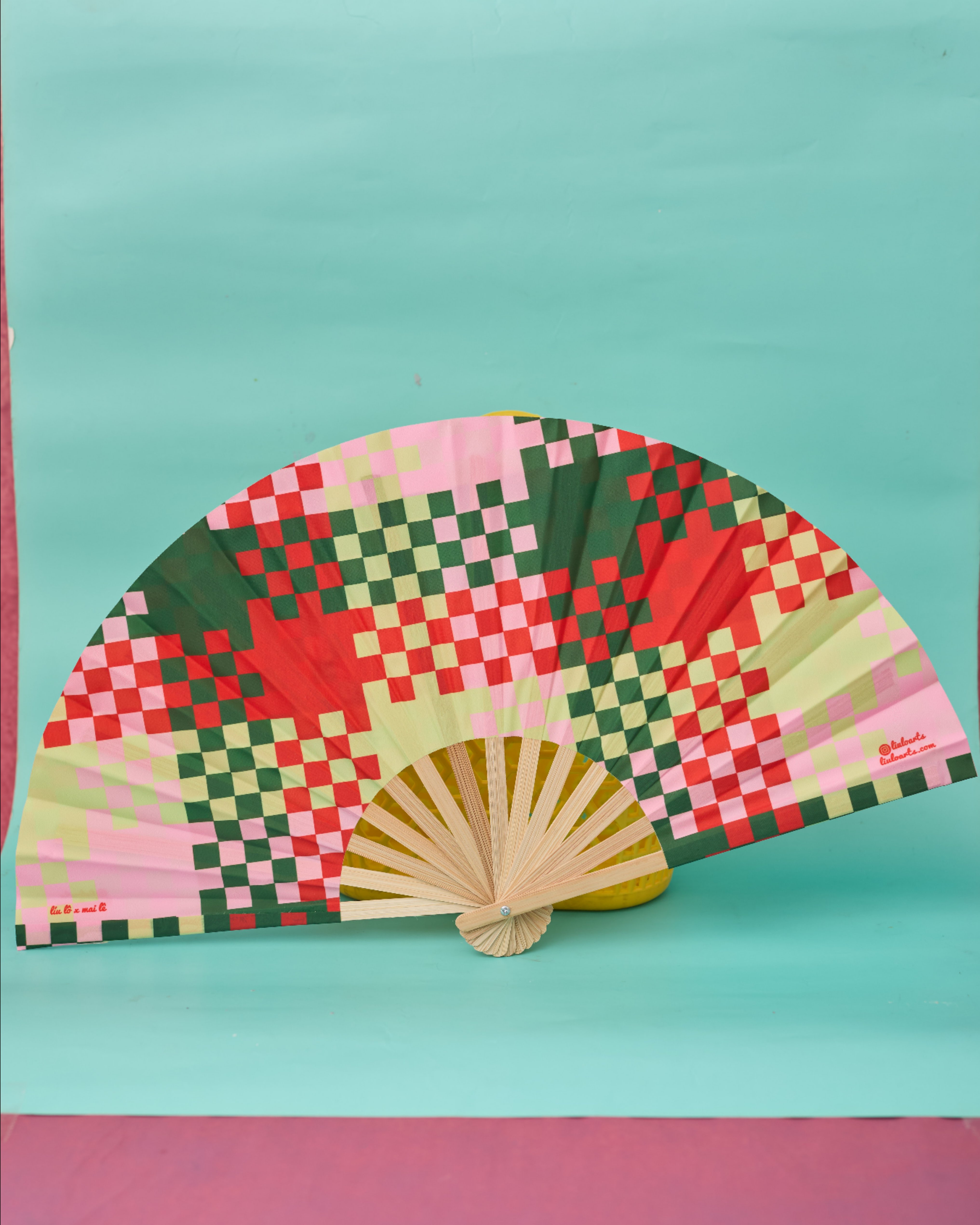 Quạt họa tiết làn Mai Lê x Líu Lô