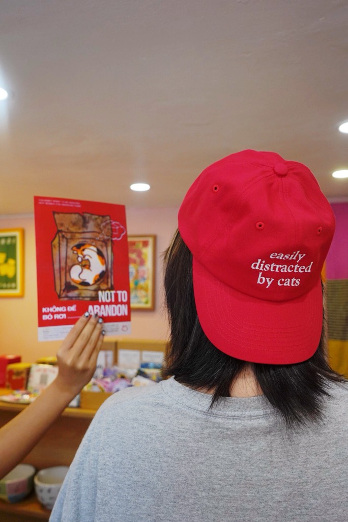 Mũ lưỡi trai freesize Líu Lô Cats Đỏ