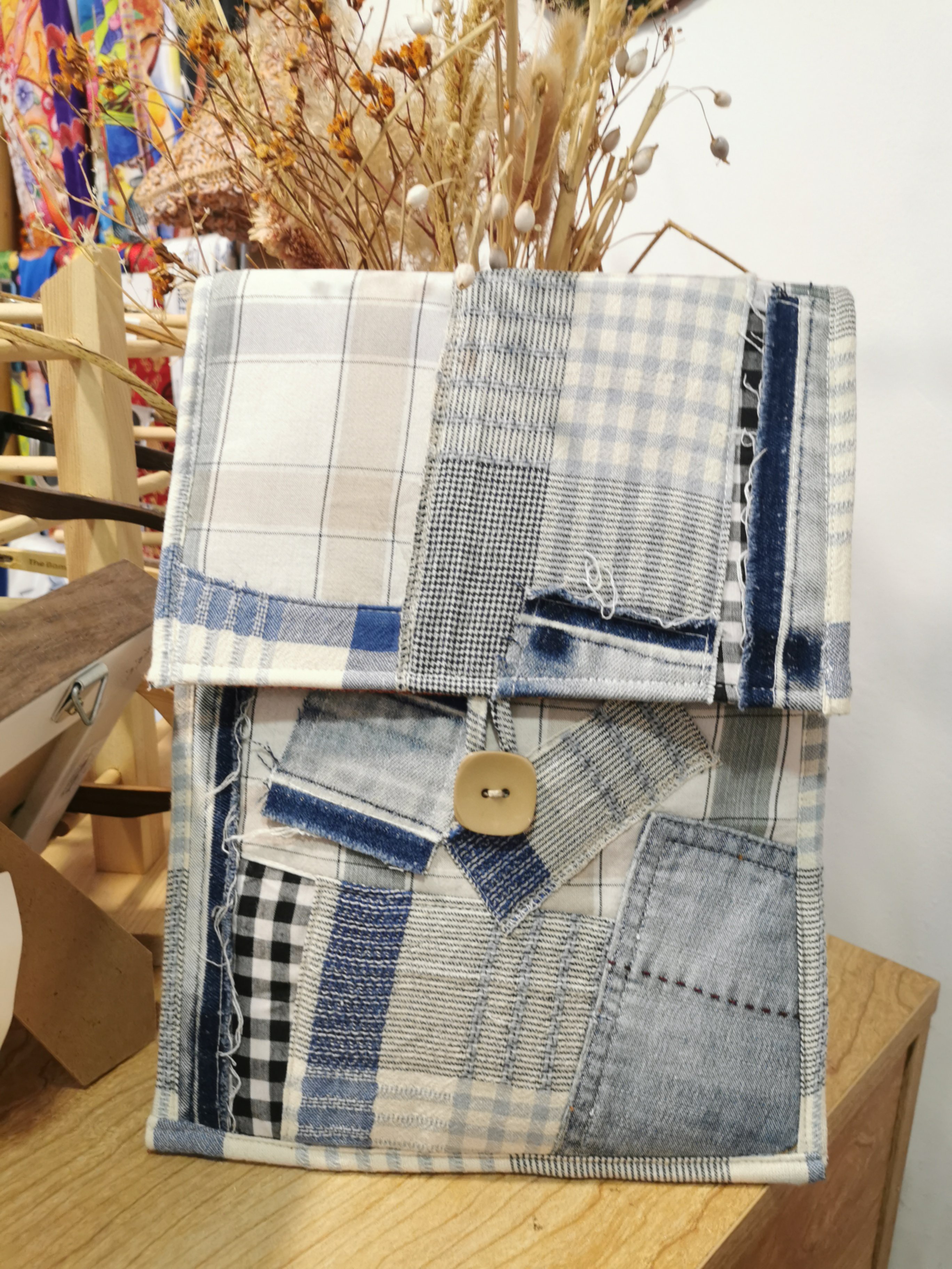Bọc ipad T12 300 Chế Upcycled Clothing 3