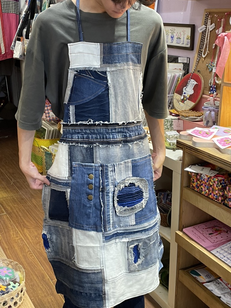 Tạp dề T7/25 Chế Upcycled Clothing 390