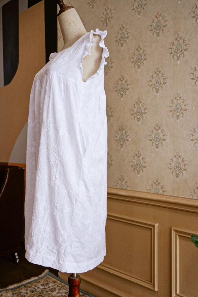 Váy trắng Líu Lô