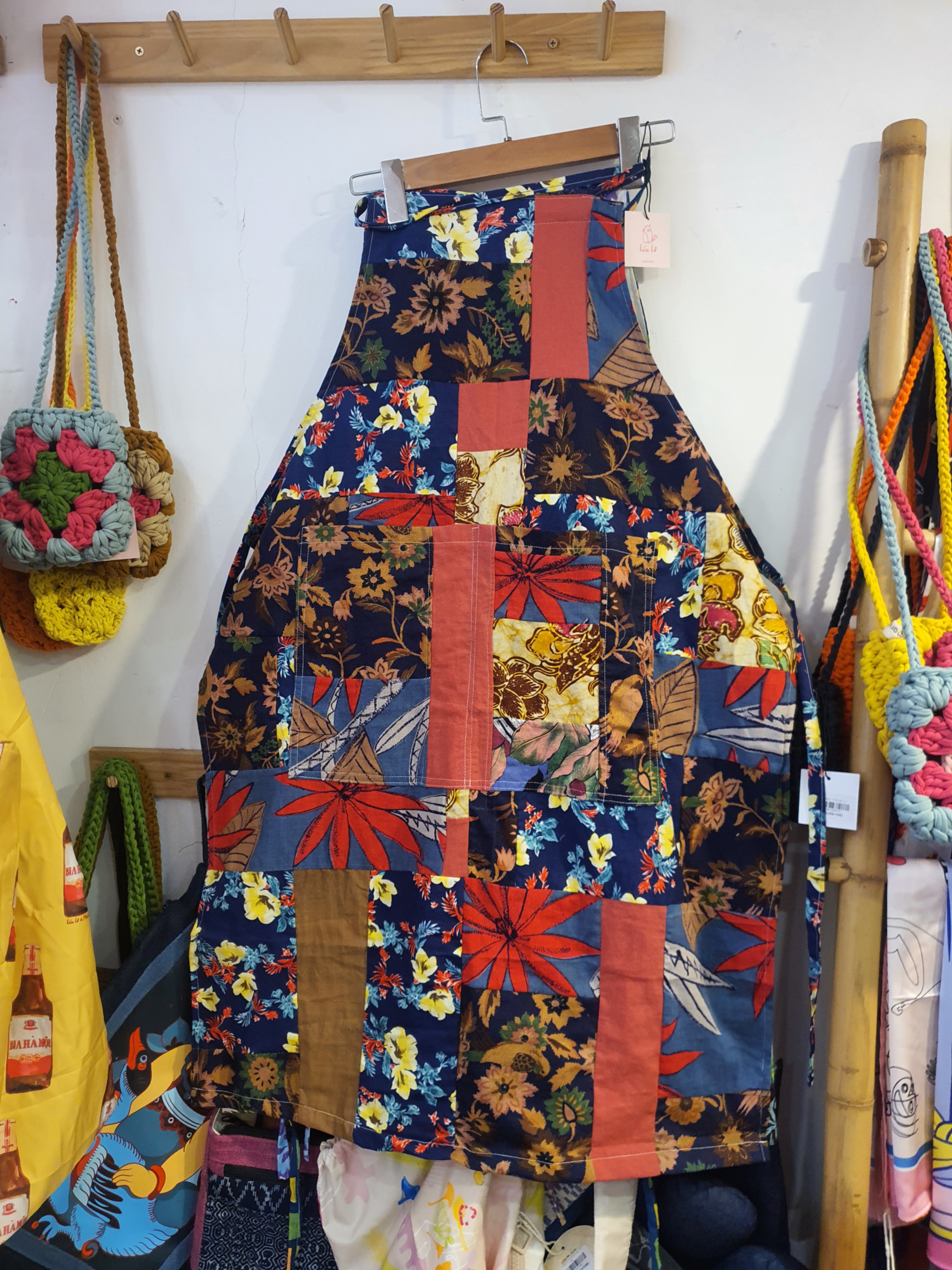 Tạp Dề Chế Upcycled Clothing