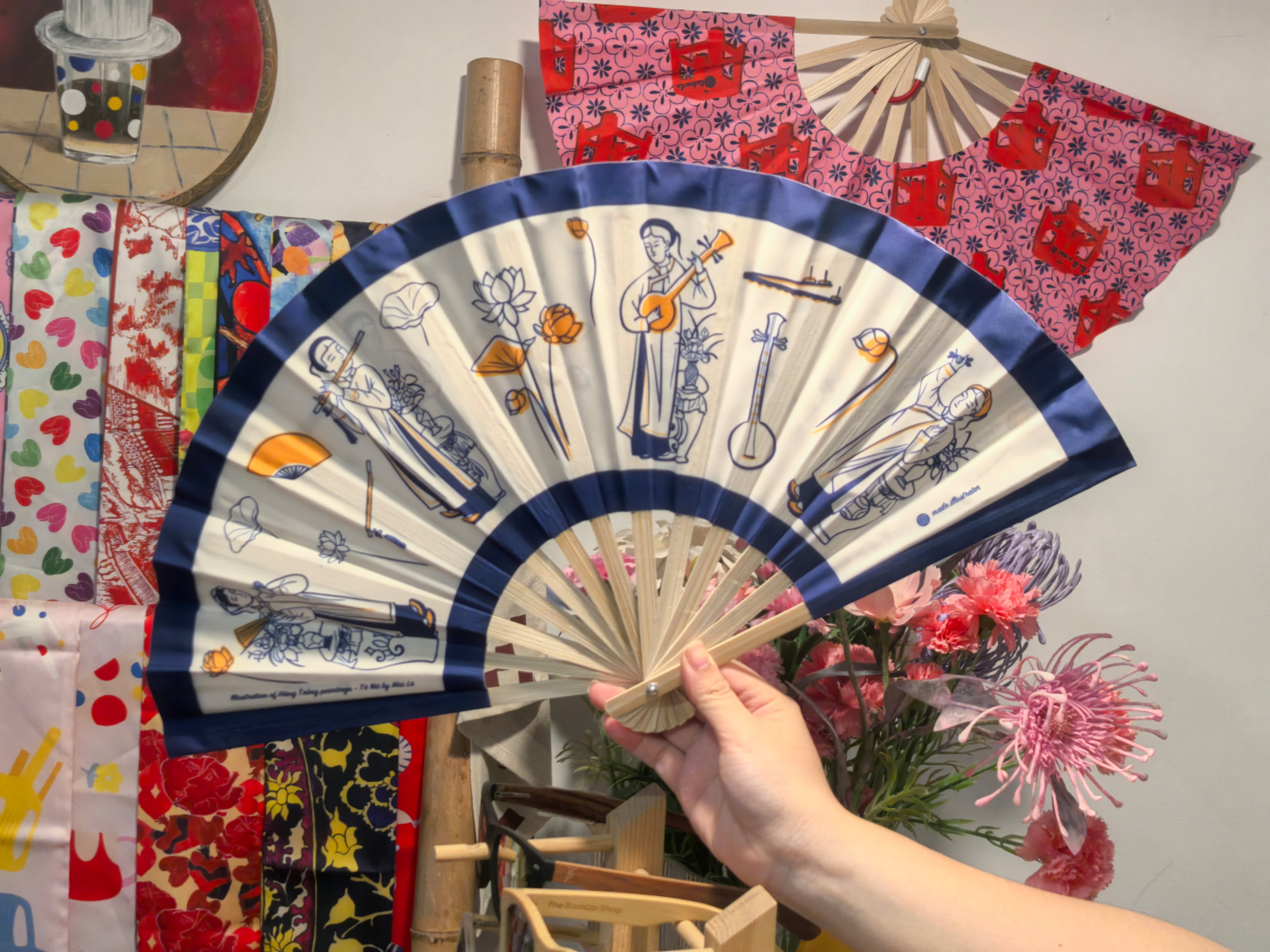 Quạt tố nữ Mai Lê