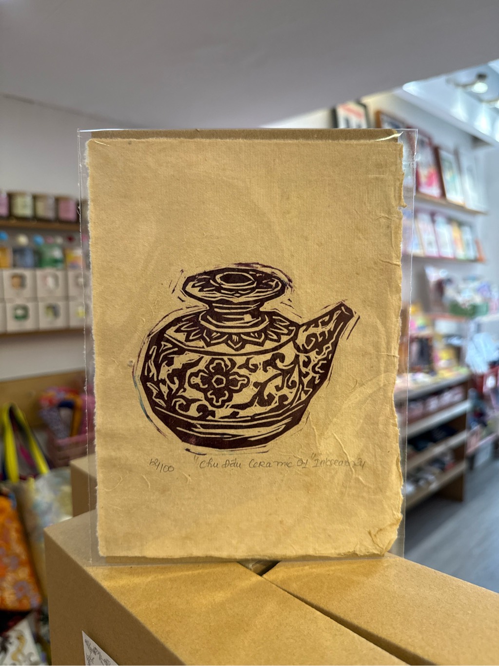 Tranh in tay A5 Chu Đậu Ceramic 01 Mộc Trà