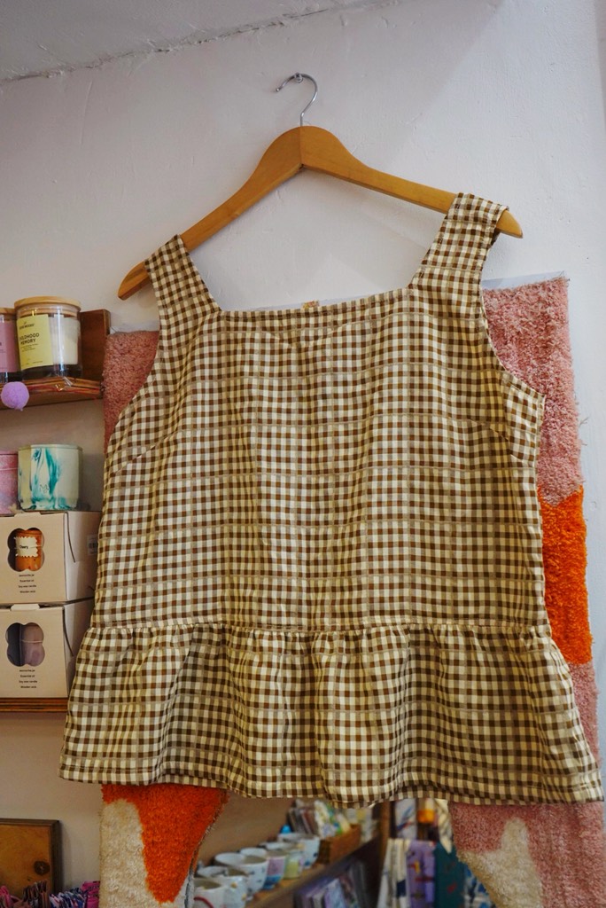 Áo không tay kẻ ô nâu cotton nhún Líu Lô