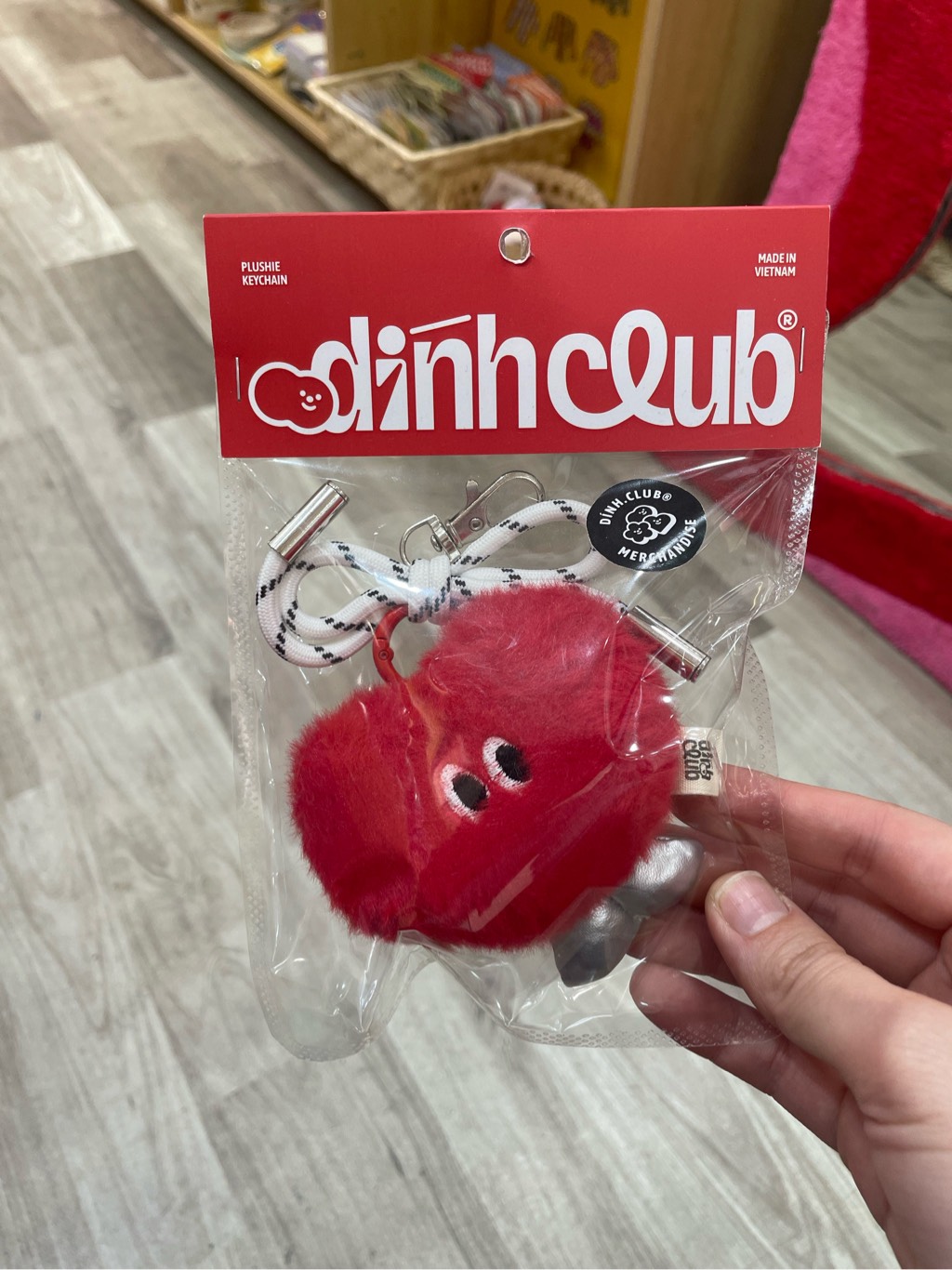 Móc chìa khóa Dính bé tim đỏ