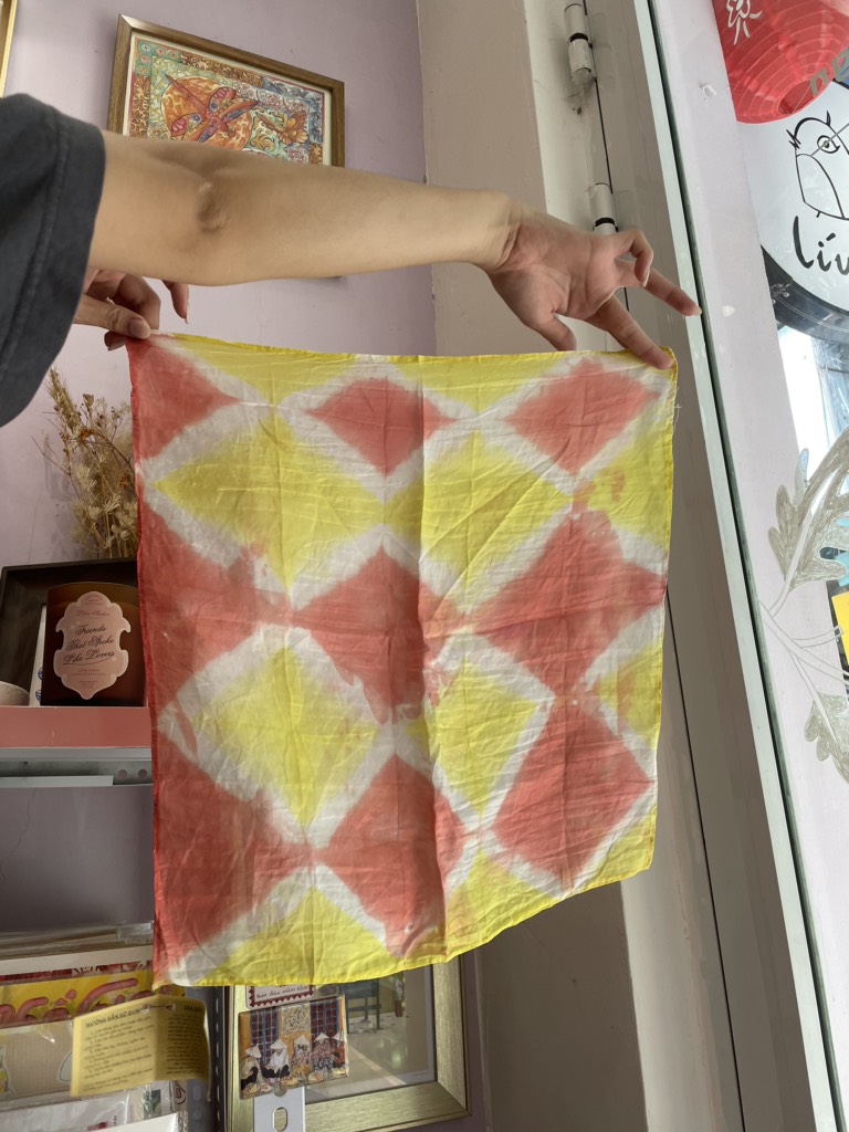 Khăn lụa 40 x 40 Hoa Tien Brocade 150