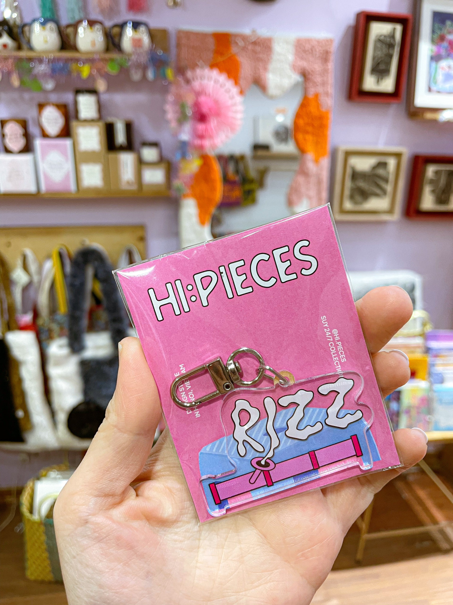 Móc chìa khóa điếu cày hồng rizz Hi:Piece