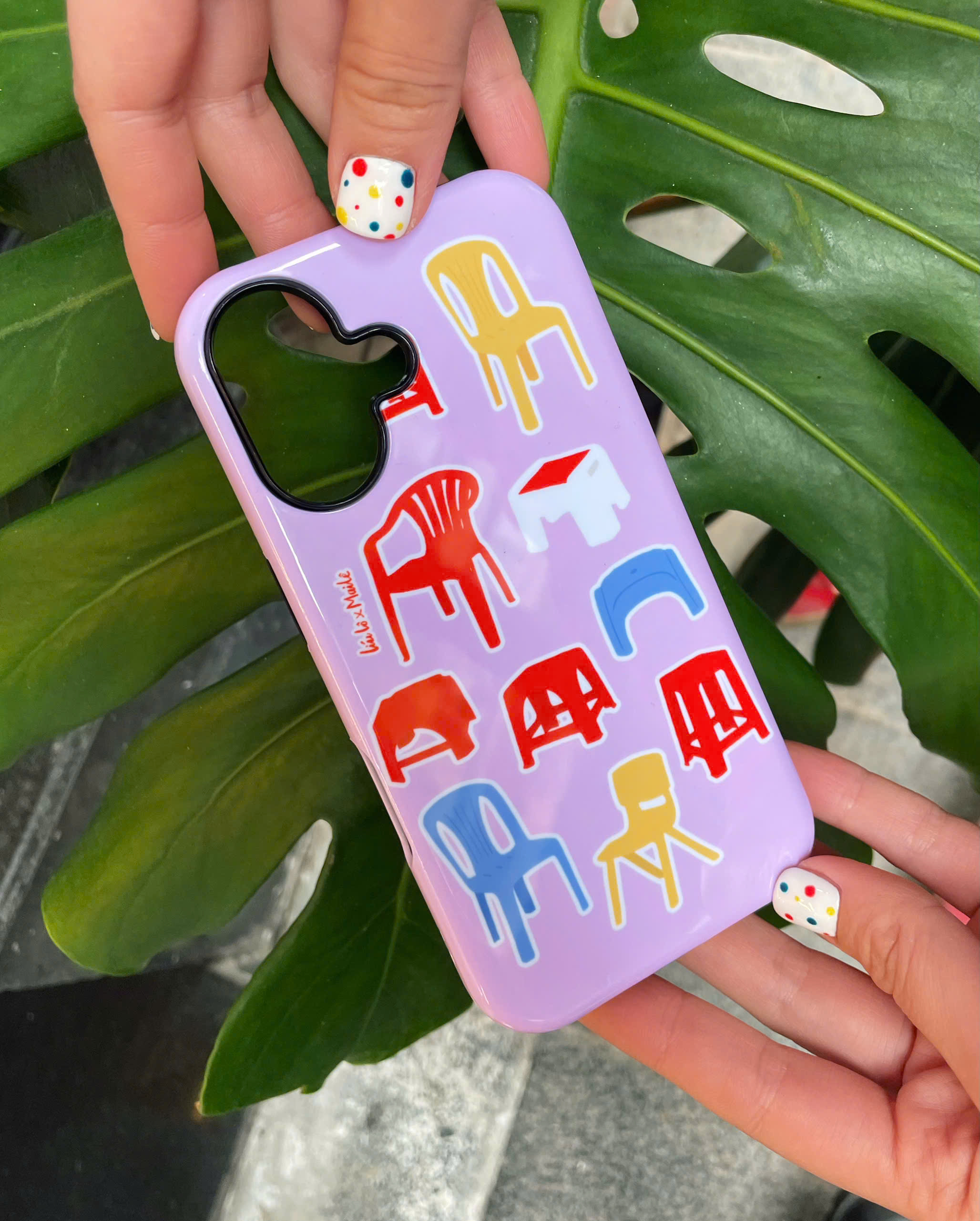 Ốp 13 pro Líu Lô x Mai Lê nhiều loại ghế nền hồng