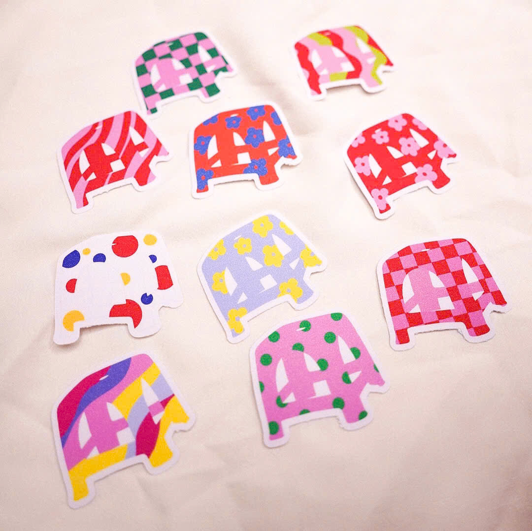 Set stickers Líu Lô x Mai Lê ghế