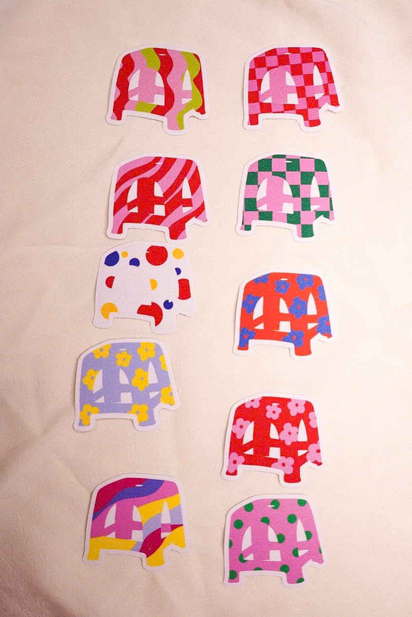 Set stickers Líu Lô x Mai Lê ghế