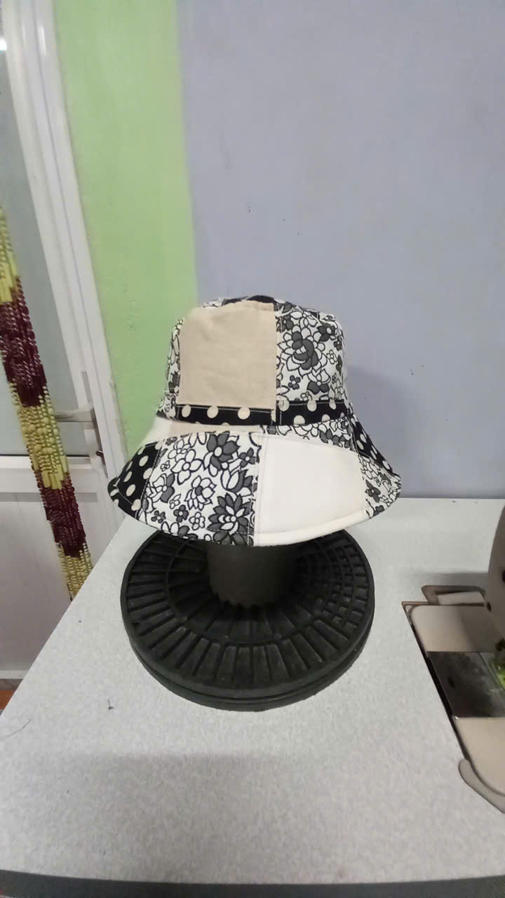 Mũ vải ghép T6/25 280k Chế Upcycled Clothing
