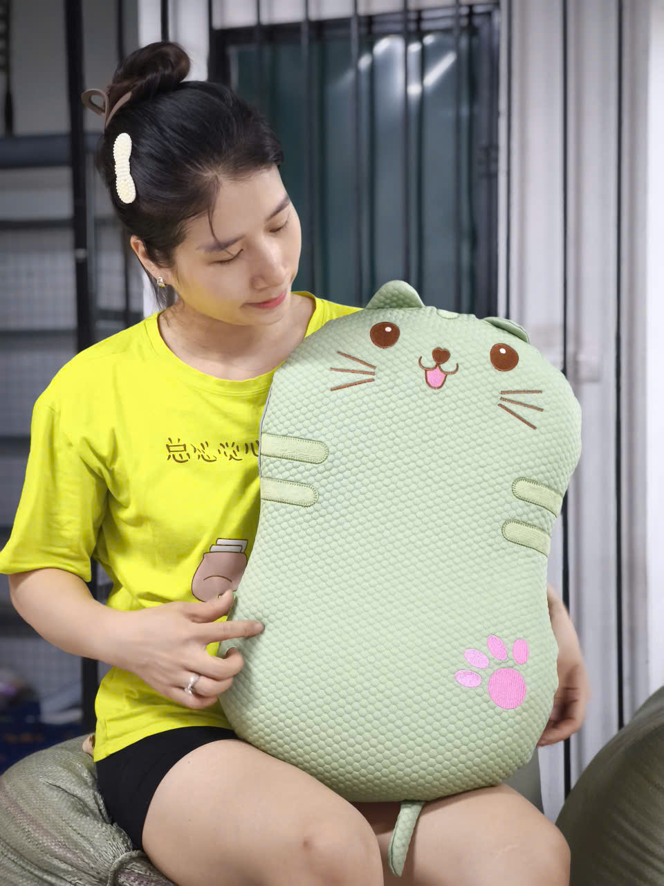 🐾 Gối Cao Su Non Băng Lạnh Bụng Mèo – Bí Quyết Cho Giấc Ngủ Êm Ái Của Bé