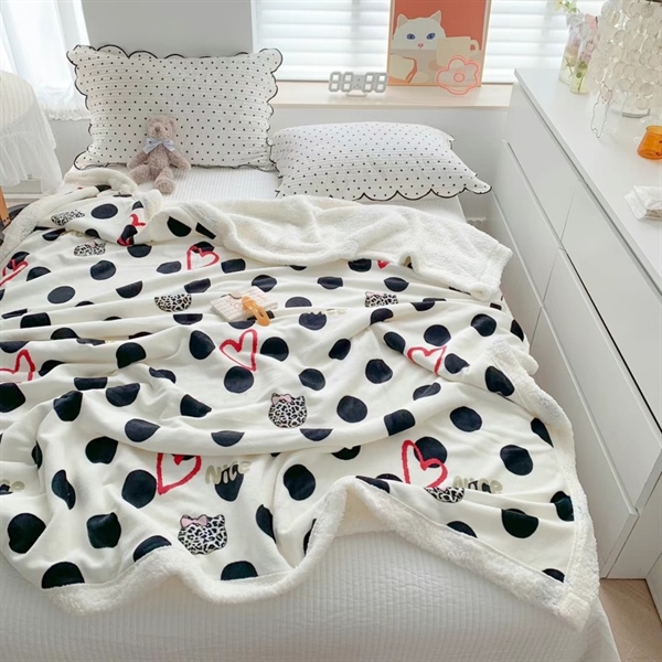 Cừu trẻ em khổ rộng 1m5 x 2m siêu ấm Muji, tuyệt đối không rụng lông
