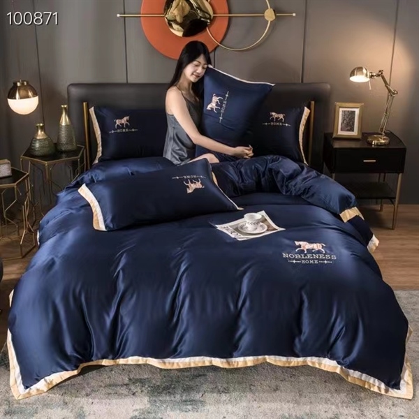 Bộ chăn ga gối phi lụa thêu