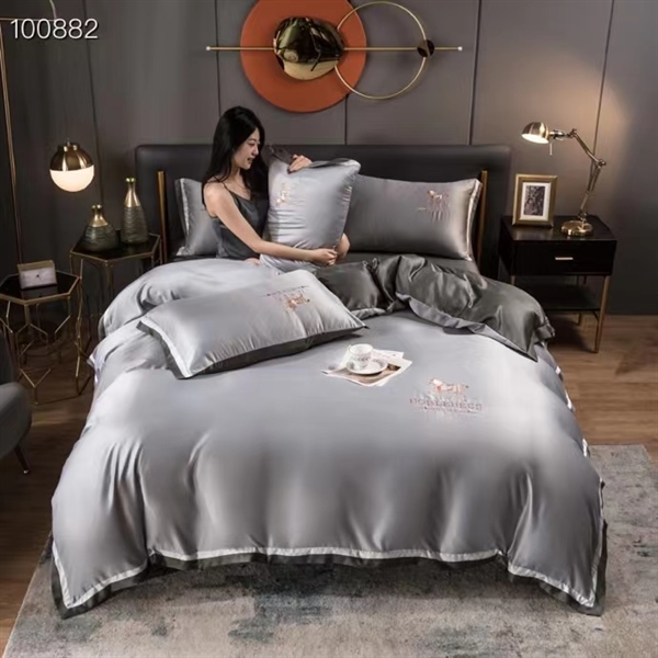 Bộ chăn ga gối phi lụa thêu