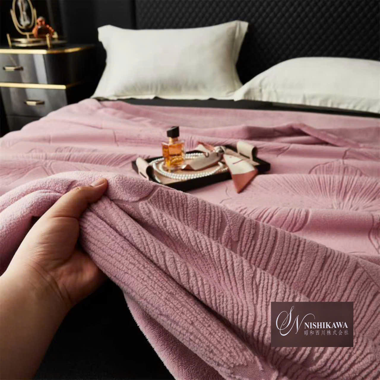 Chăn lông cừu Nishikawa LÁ HOÀNG KIM Siêu Ấm, cam kết không rụng lông cao cấp nặng 2,5kg, KT 2mx2m3
