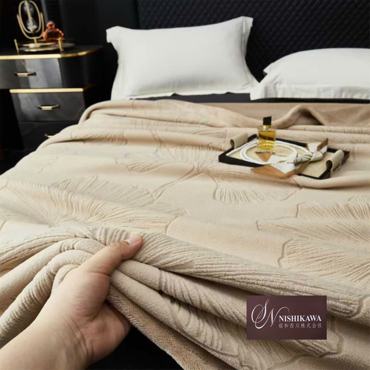 Chăn lông cừu Nishikawa LÁ HOÀNG KIM Siêu Ấm, cam kết không rụng lông cao cấp nặng 2,5kg, KT 2mx2m3
