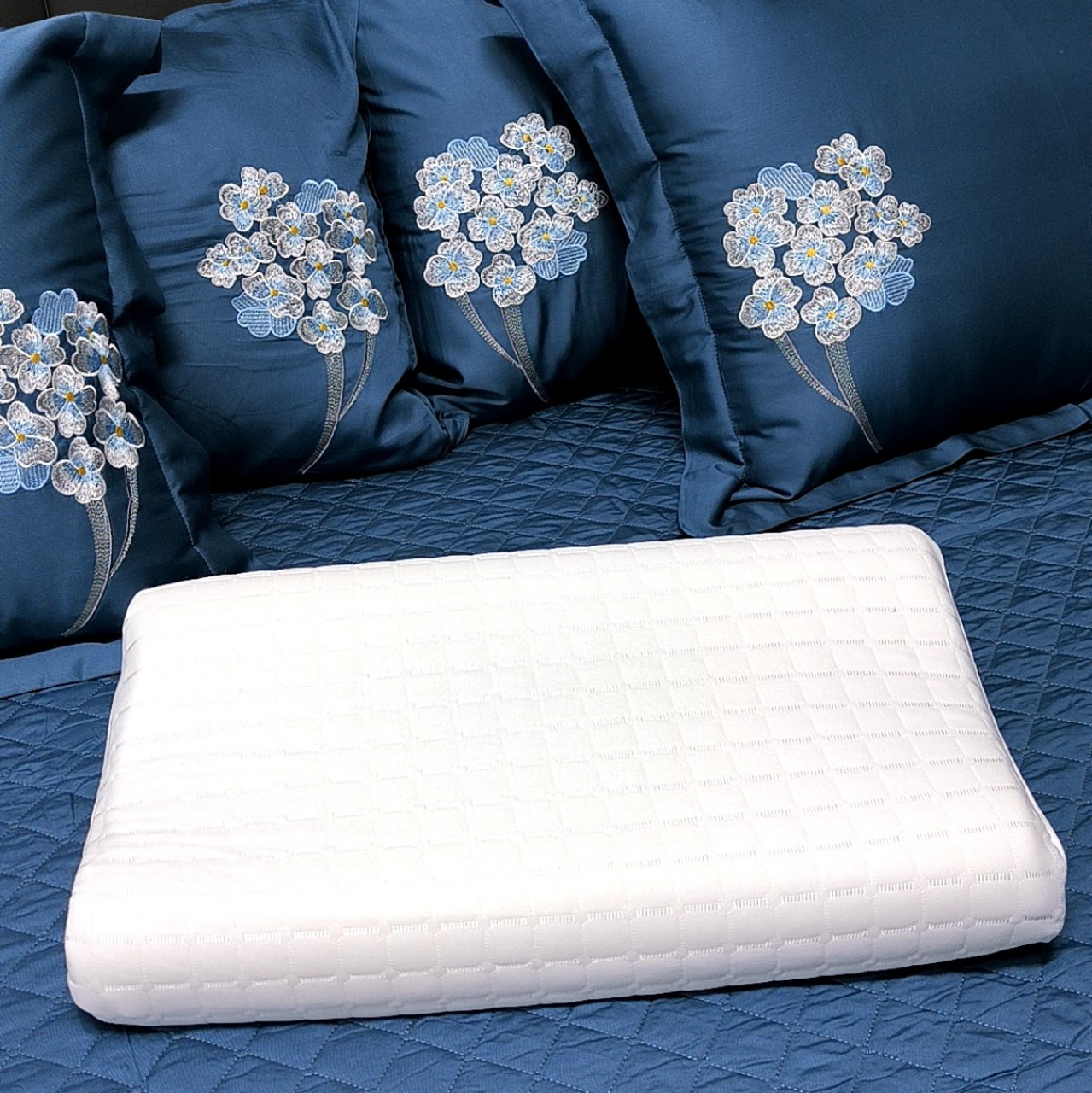 Gối đầu cao su non thiên nhiên cao cấp 30x50cm Nishikawa