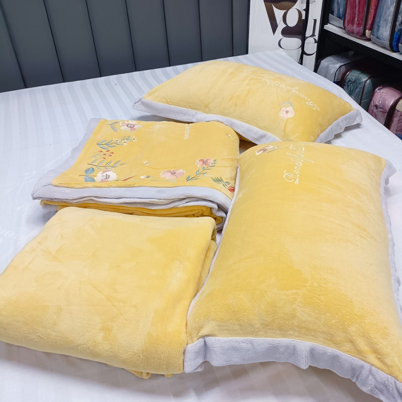 Bộ nỉ nhung cao cấp thêu hoa mai cao cấp