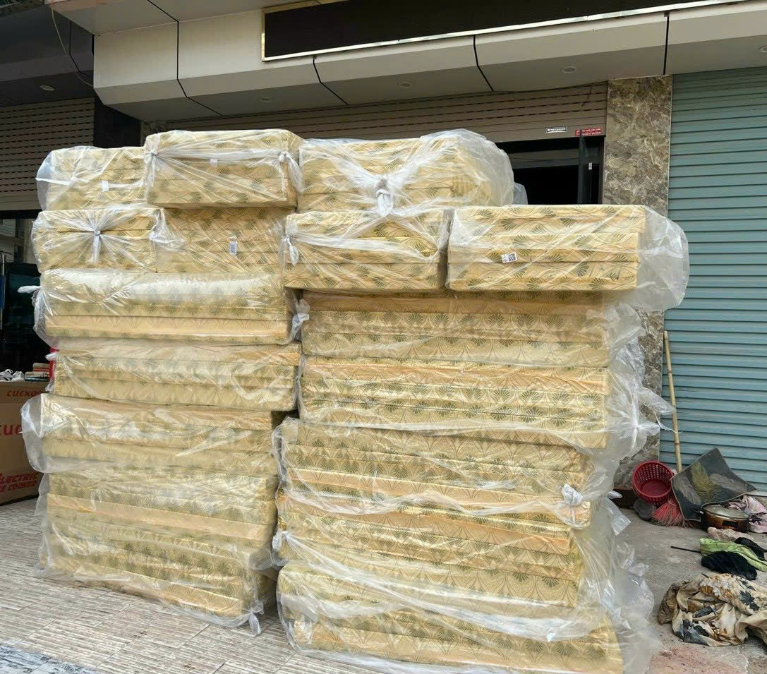 Đệm bông ép gấm vàng giá cực kỳ ưu đãi