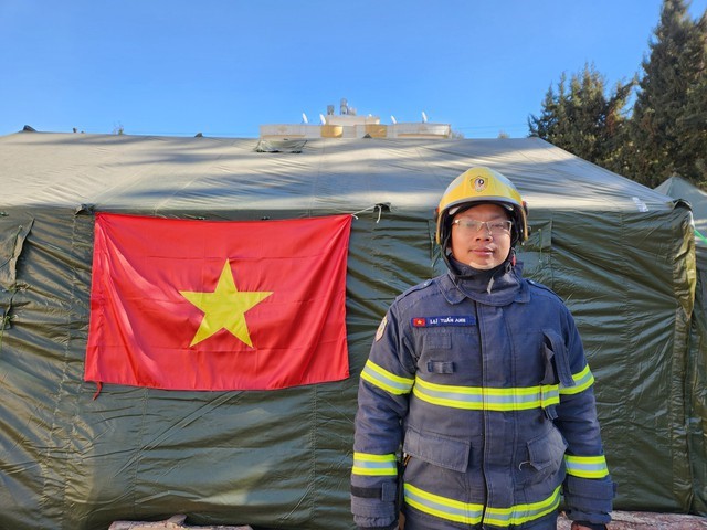 Thiếu tá Lại Tuấn Anh tại hiện trường