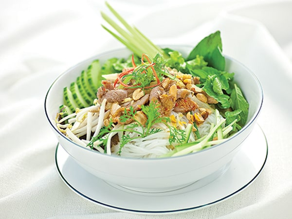 Bún xào thịt heo