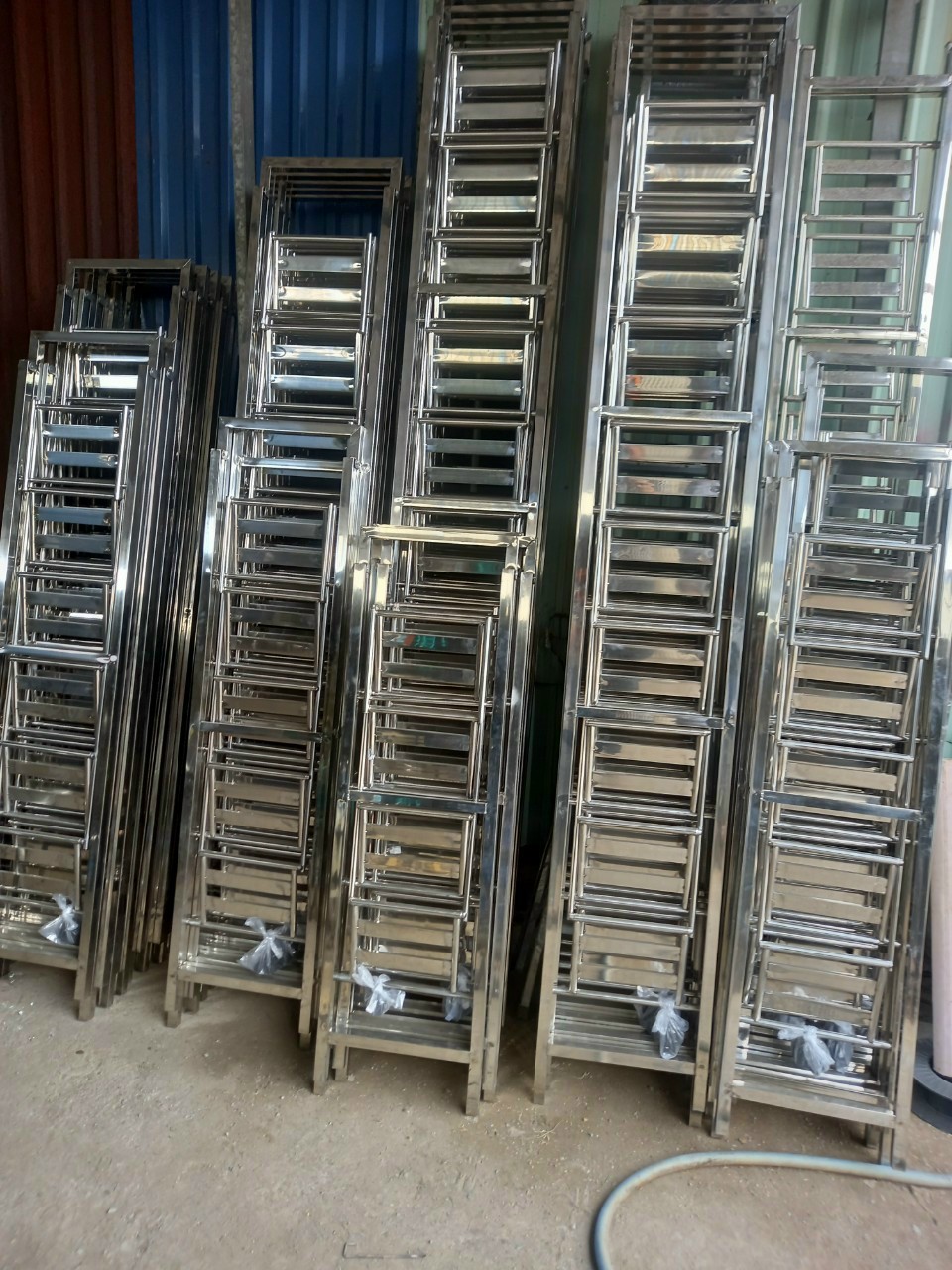 Thang xếp inox