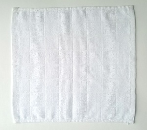 Khăn trắng lau bàn 24*26cm