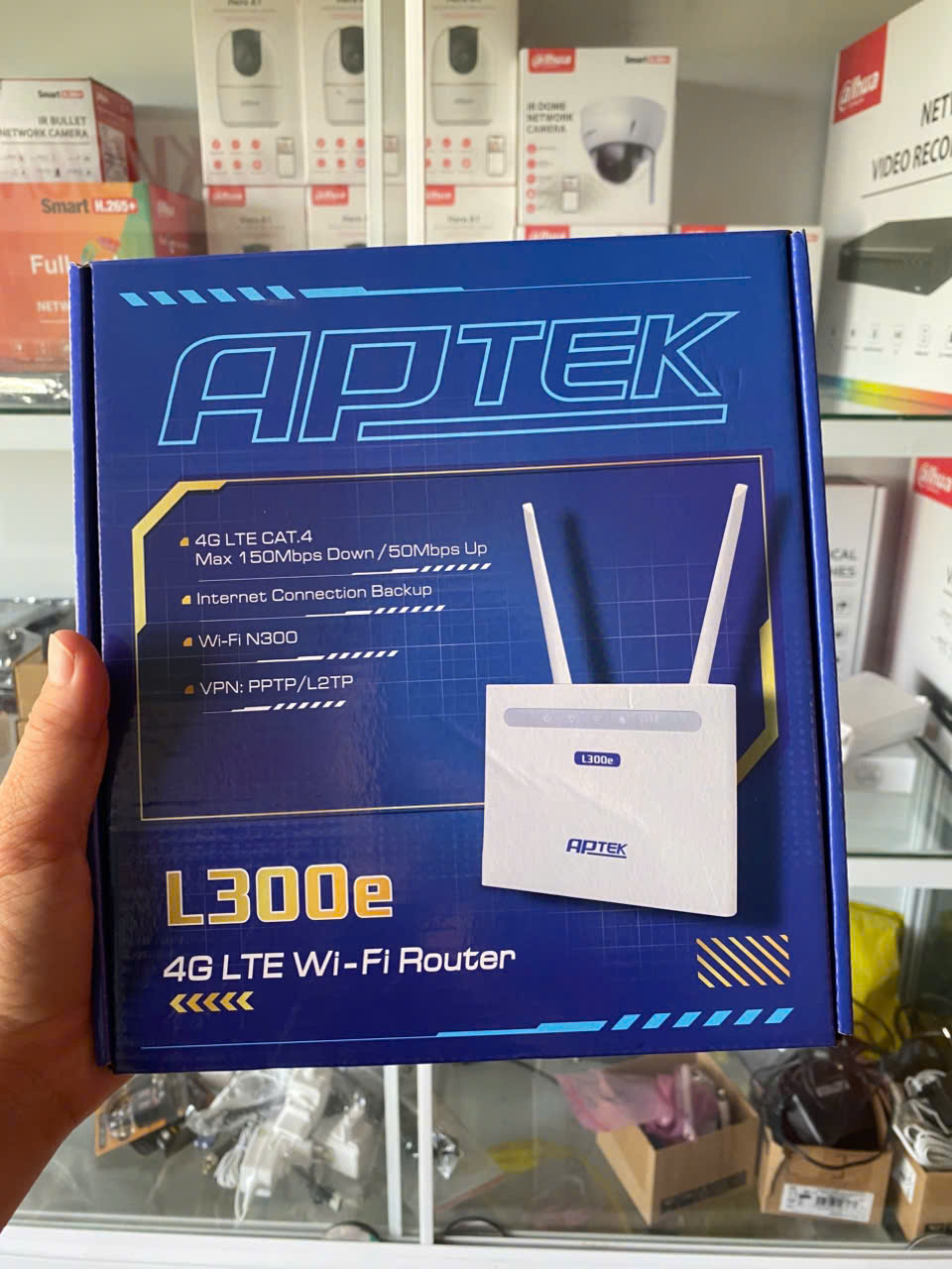 BỘ ROUTER Phát Wifi Sim 4G APTEK L300E | KKẾT NỐI ĐƯỢC 32 ThIẾT BỊ, VỚI 2 CỔNG LAN VÀ 1 CỔNG WAN