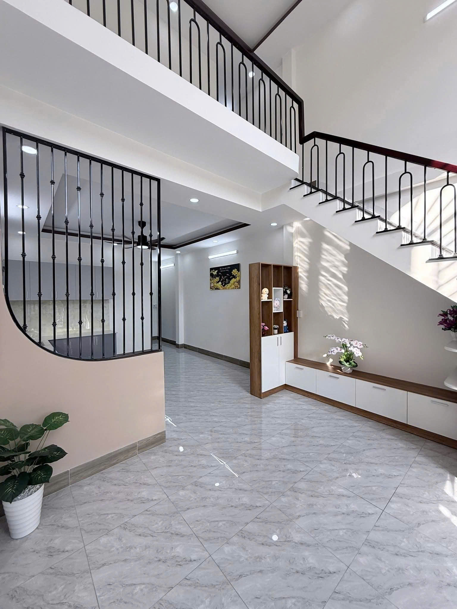 🏠 BÁN NHÀ 1 TRỆT 1 LỬNG HIỆN ĐẠI – VIEW RẠCH THOÁNG MÁT (GẦN CẦU ĐÔI, MỸ QUÝ)