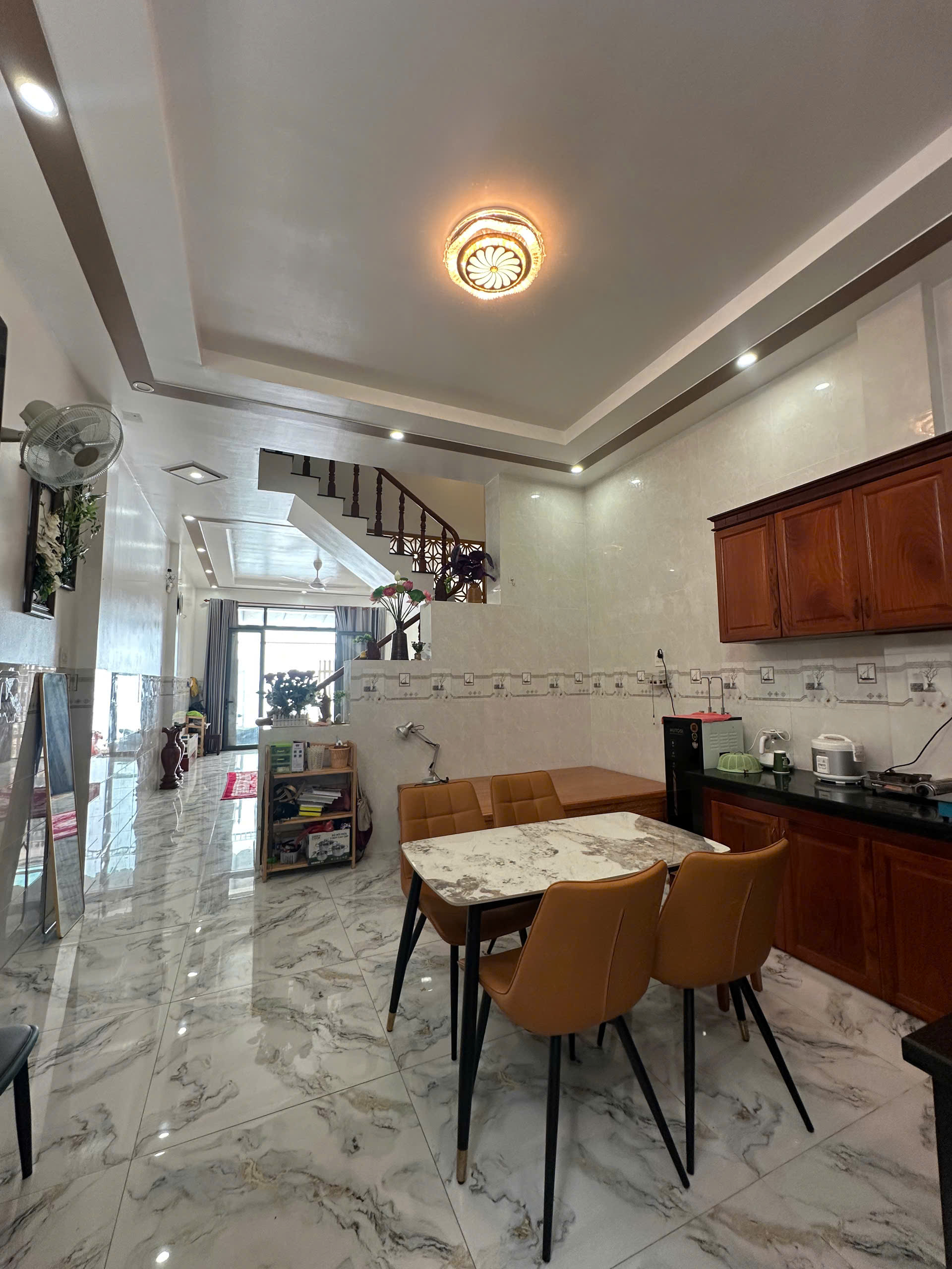 🏠 Bán Nhà 1 Trệt 2 Lầu Mặt Tiền Đường Dự Định, Bình Khánh!