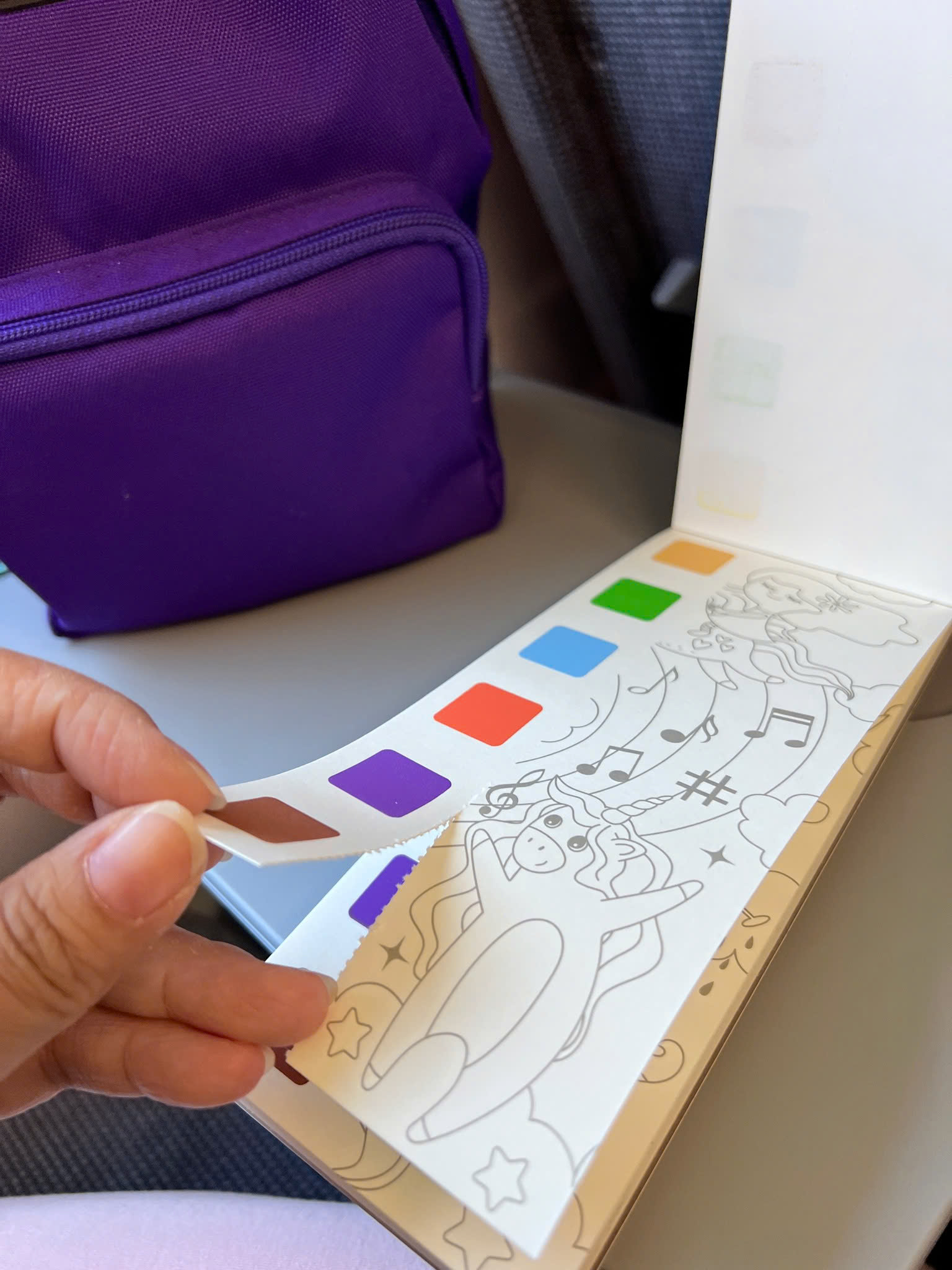 Sổ tô màu nước bỏ túi (kèm cọ và màu khô)_Kỳ lân