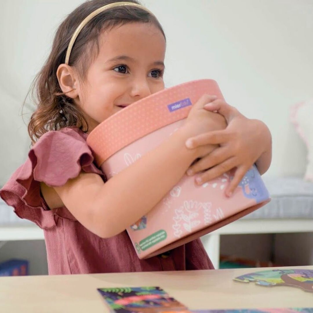 Hộp đồ chơi xếp hình đầu đời – Chủ đề Hình học/ tình mẫu tử