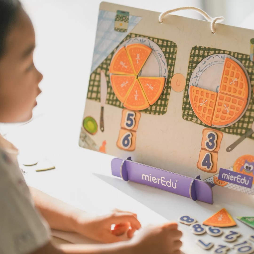 Bảng xếp hình nam châm toán học/ Khủng long/ Hệ mặt trời [mierEdu Magnetic Pad]