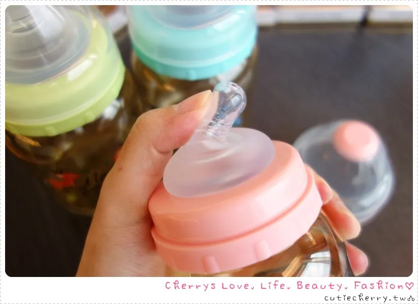 Bình sữa PPSU-Dorothy Wonderland  hồ lô cổ chuẩn 320ml (màu hồng) 3m+