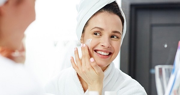 Chăm Sóc Da Sau Tuổi 40: Bí Quyết Giữ Gìn Làn Da Tươi Trẻ Và Khỏe Mạnh
