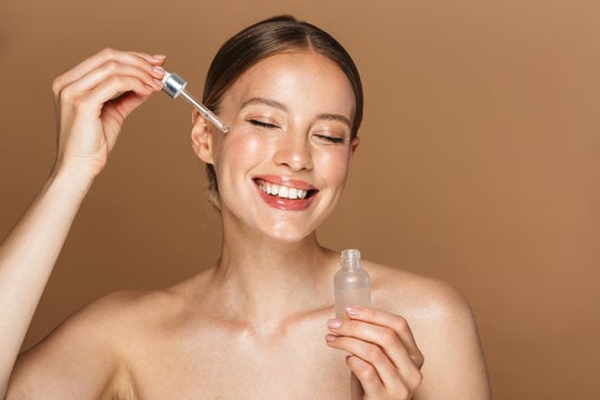 11 lý do nên bổ sung serum vitamin C vào quy trình chăm sóc da của bạn