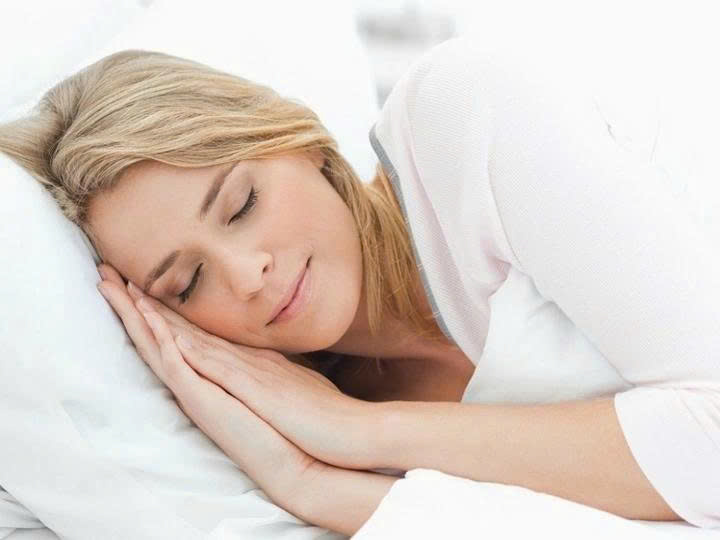 10 phút trước khi ngủ giúp máu huyết lưu thông, dễ ngủ sâu giấc đến sáng