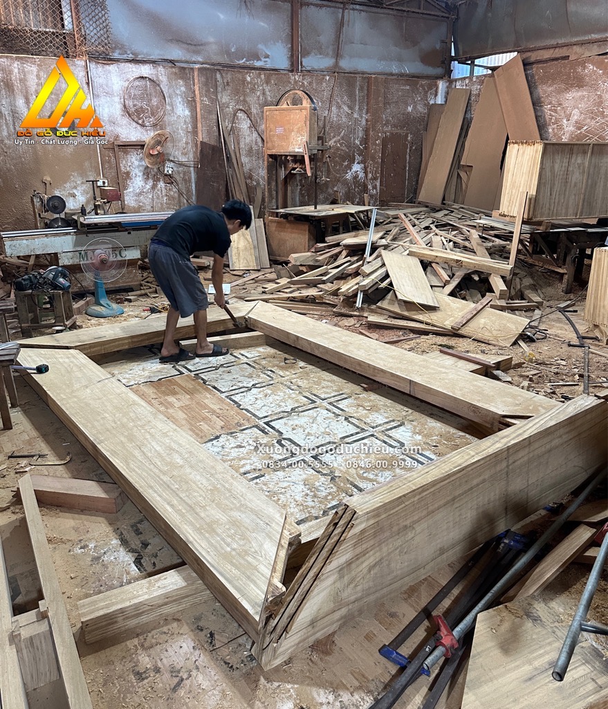 Giường Gỗ Gụ Lào(Hà Nội)