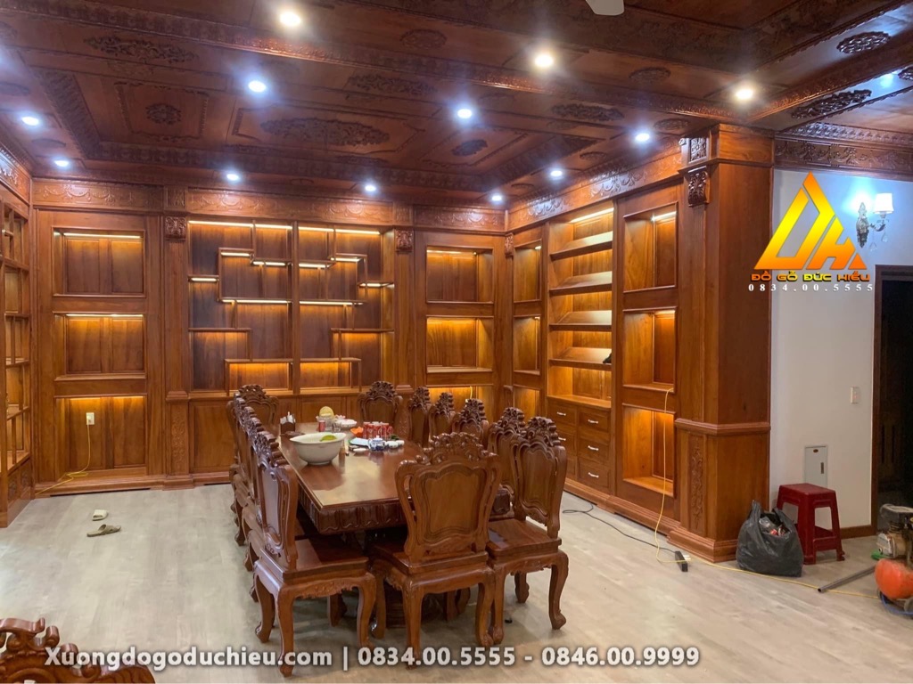 Bàn Ăn Nguyên Khối 12 Ghế