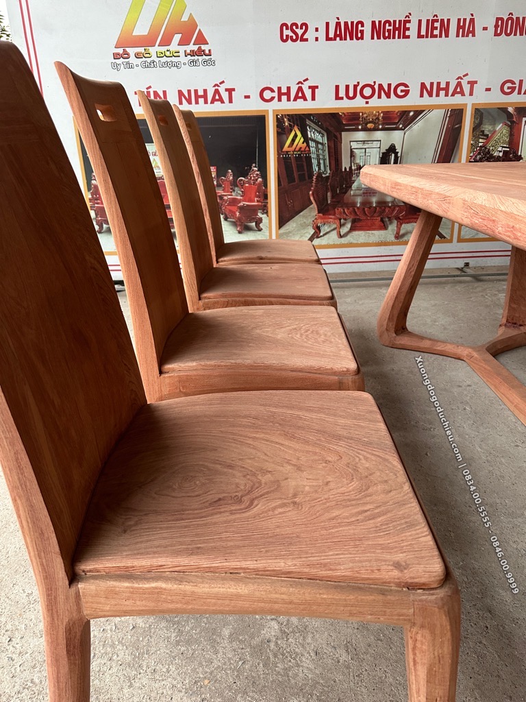 Bàn Ăn Quả Lê (mộc Bắc Giang)