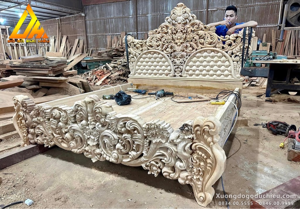 Giường ngủ Tân Cổ Điển