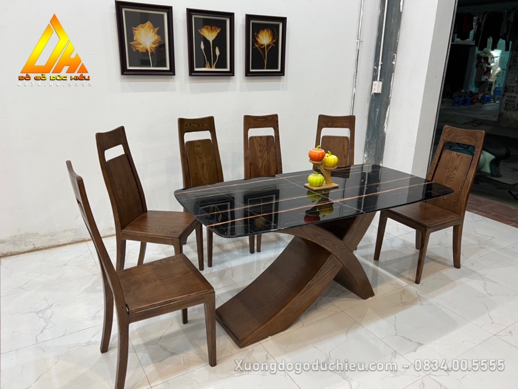 Bàn Ăn Chung Cư Hiện Đại