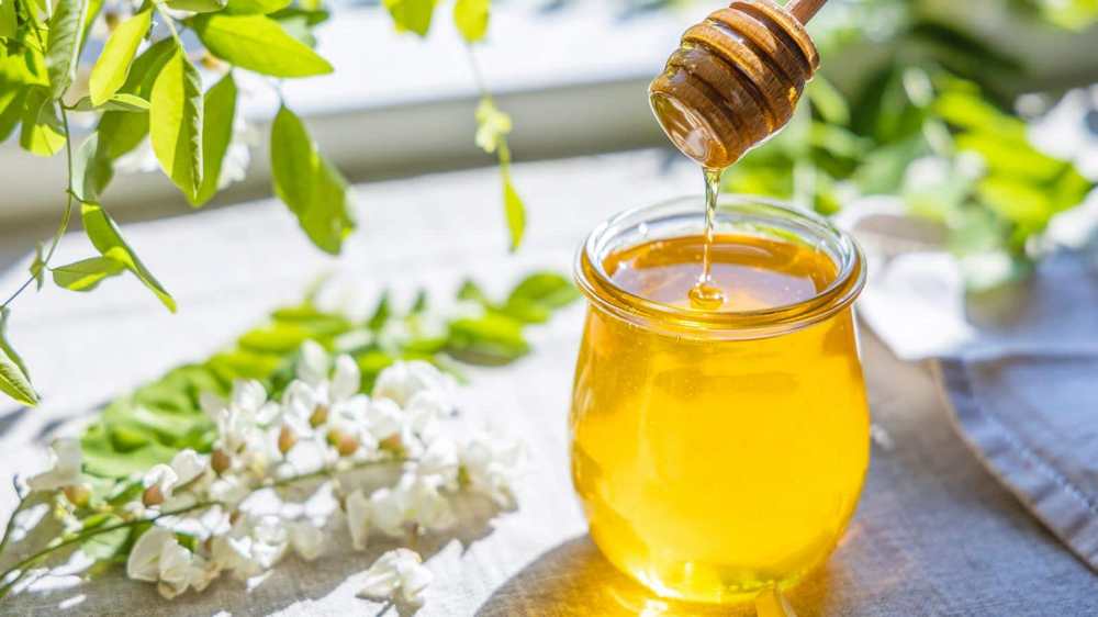 3 phương pháp dưỡng môi cực đơn giản với mật ong