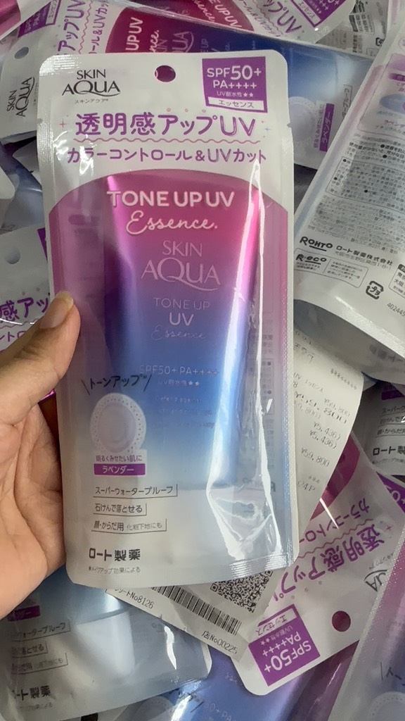 Kem Chống Nắng Skin Aqua Tone Up Uv 80G