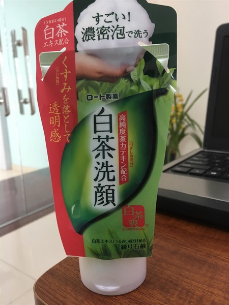Sữa Rửa Mặt Trà Xanh Rohto Shirochasou Green Tea Foam 120G
