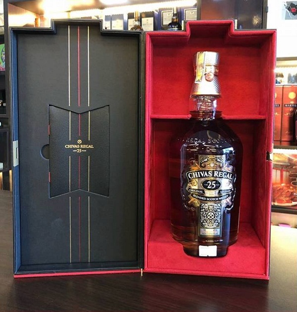 Rượu Chivas 25 Nhật Bản 700Ml