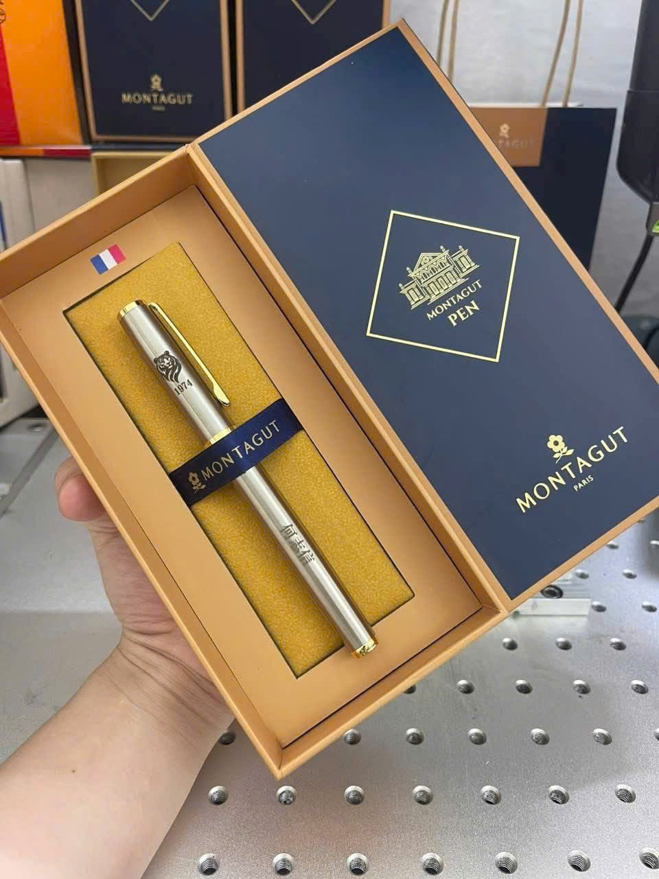 Bút ký Montagut 06 màu xám